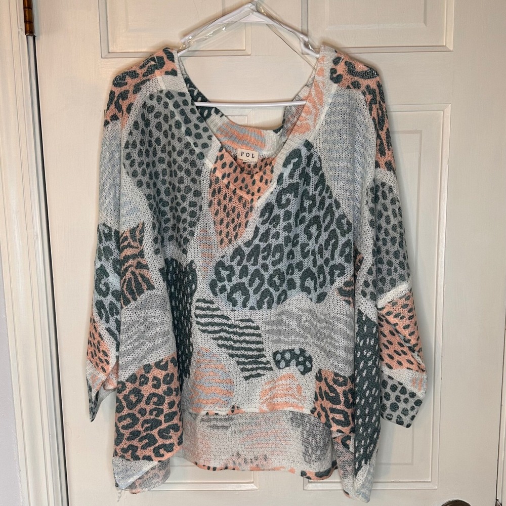 POL Abstract Animal Print Pullover in Gray, Peach & White